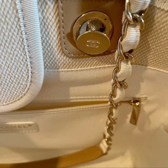 ❌❌❌SOLD❌❌❌Chanel Deauville Tote - Picture 14 of 14